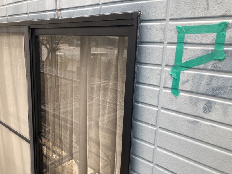 横浜市O様邸　外壁塗装　窓サッシまわりのコーキングを打ち替えました