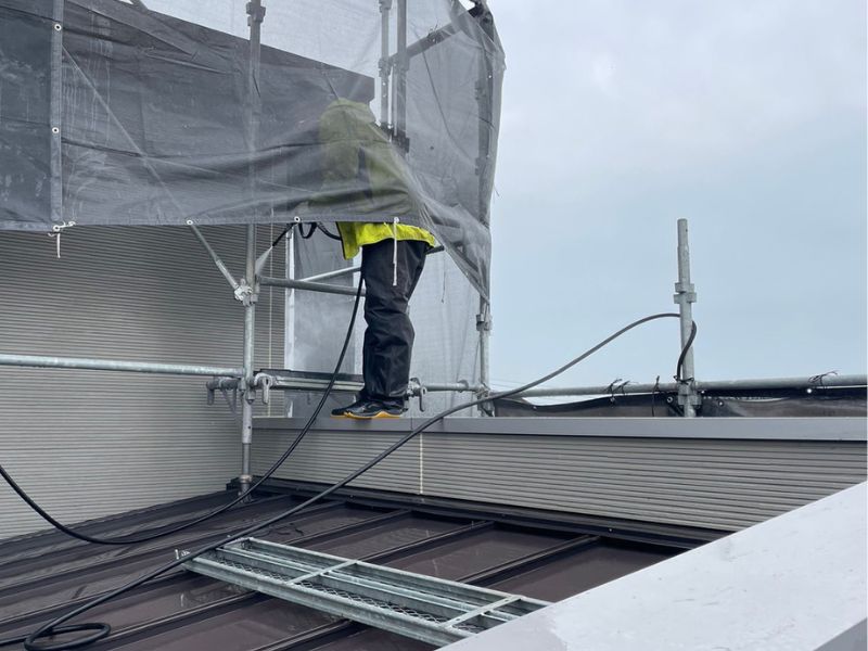 【現場ブログ】横浜市N様邸　外壁の高圧洗浄作業を行いました！